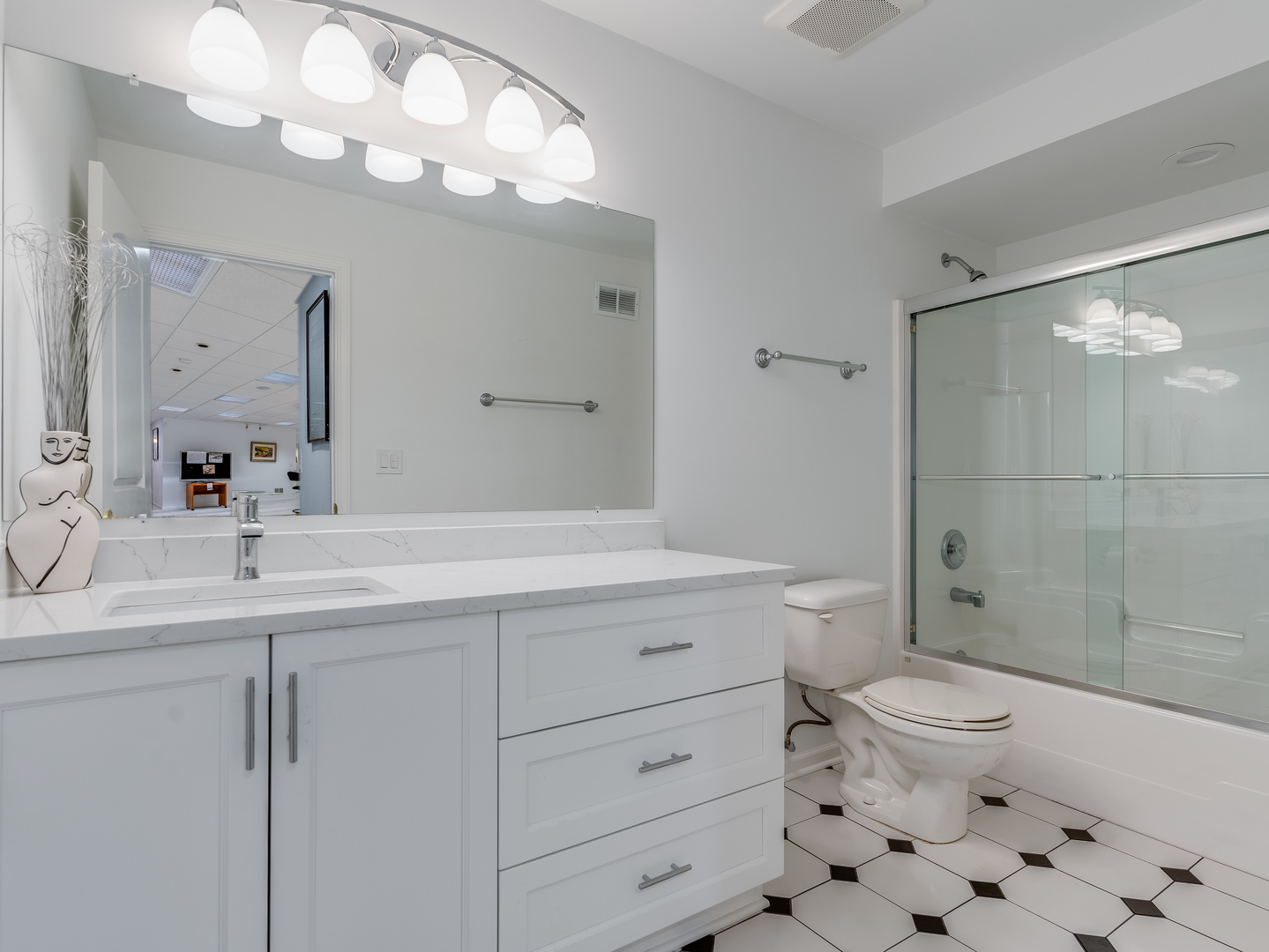 4N680 WARE WOODS Drive