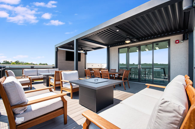 10 Illinois Street Unit: 5A