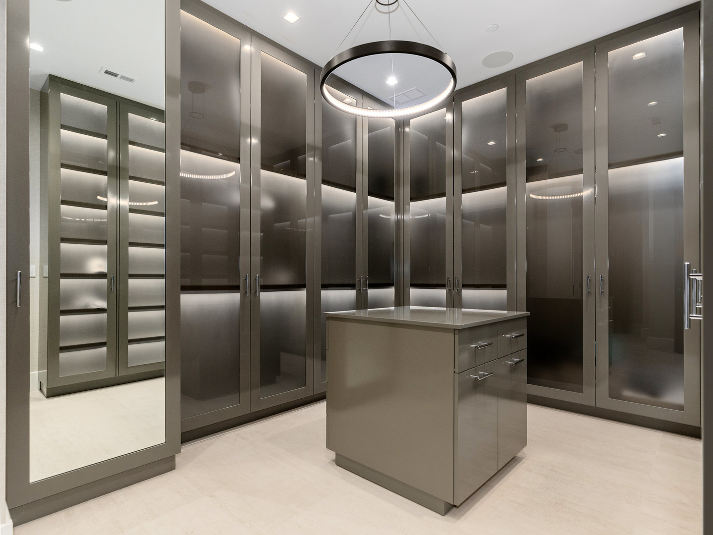 10 Illinois Street Unit: 5A