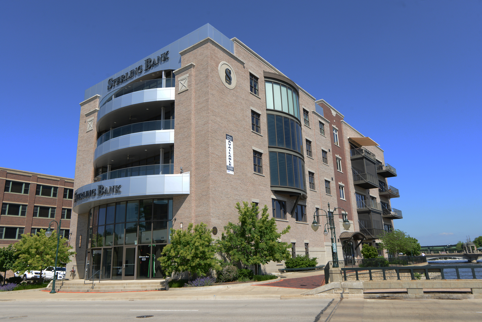 10 Illinois Street Unit: 5A