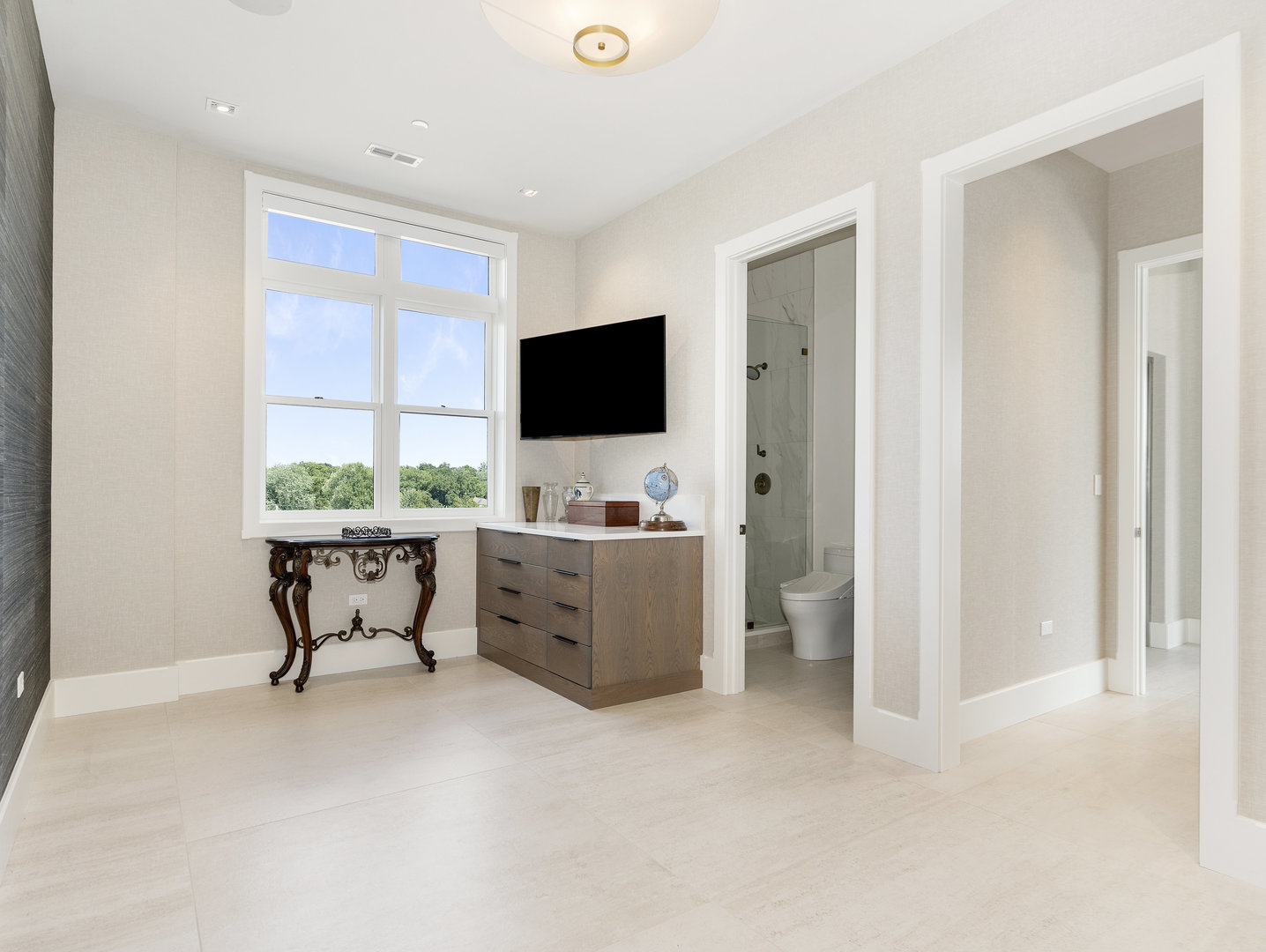 10 Illinois Street Unit: 5A