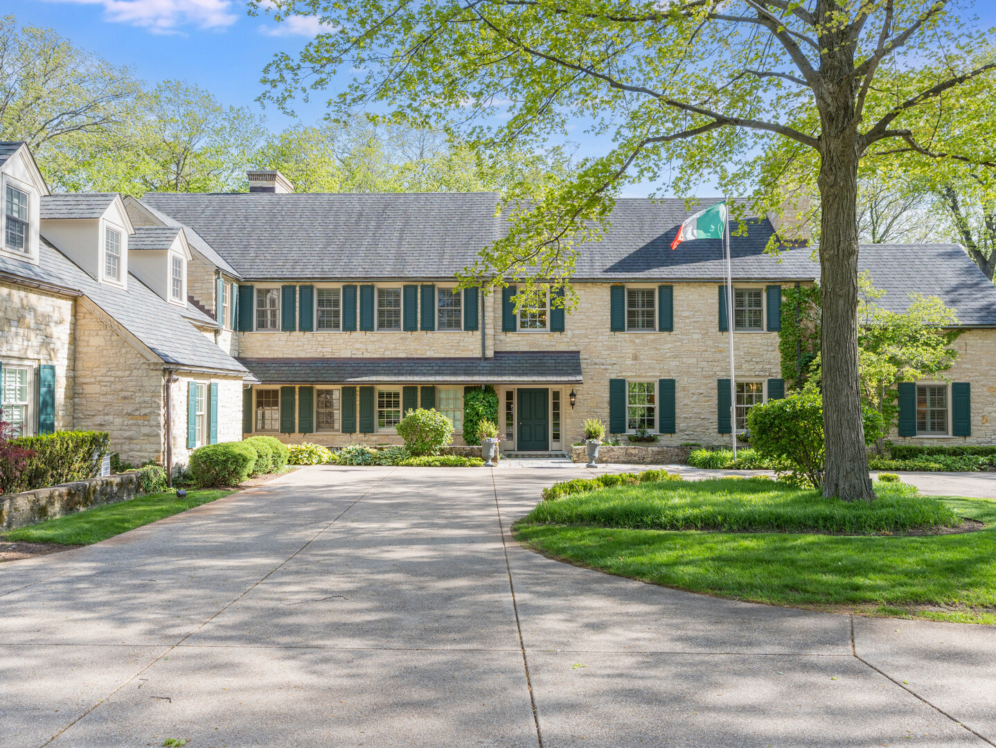 875 Country Club Road