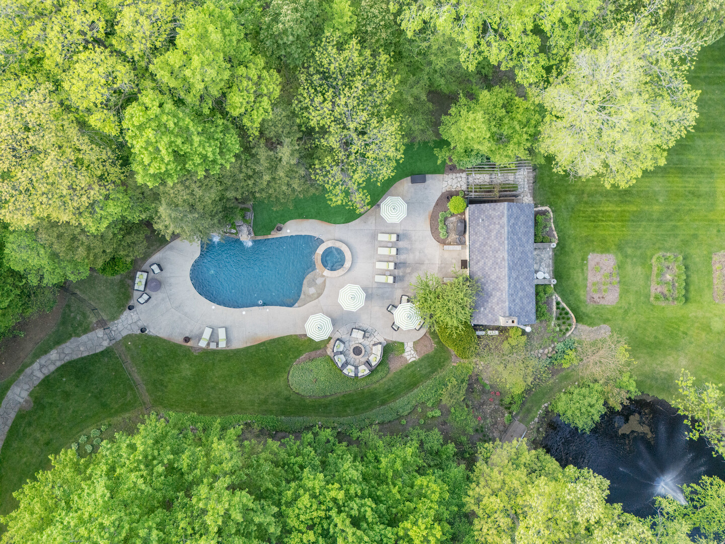 875 Country Club Road