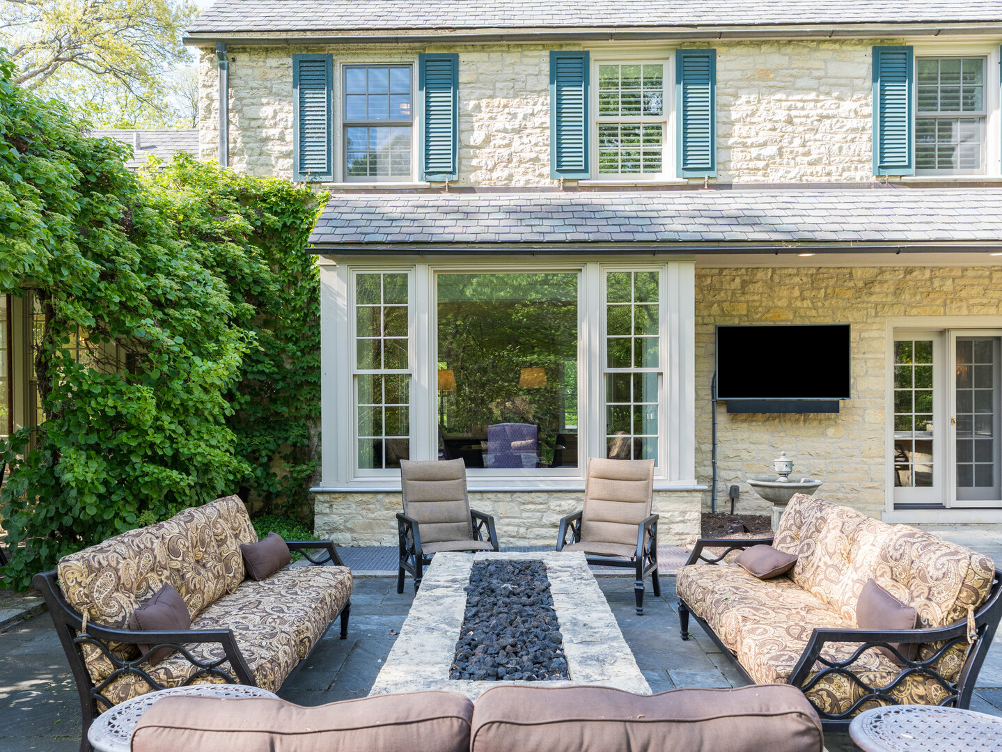 875 Country Club Road