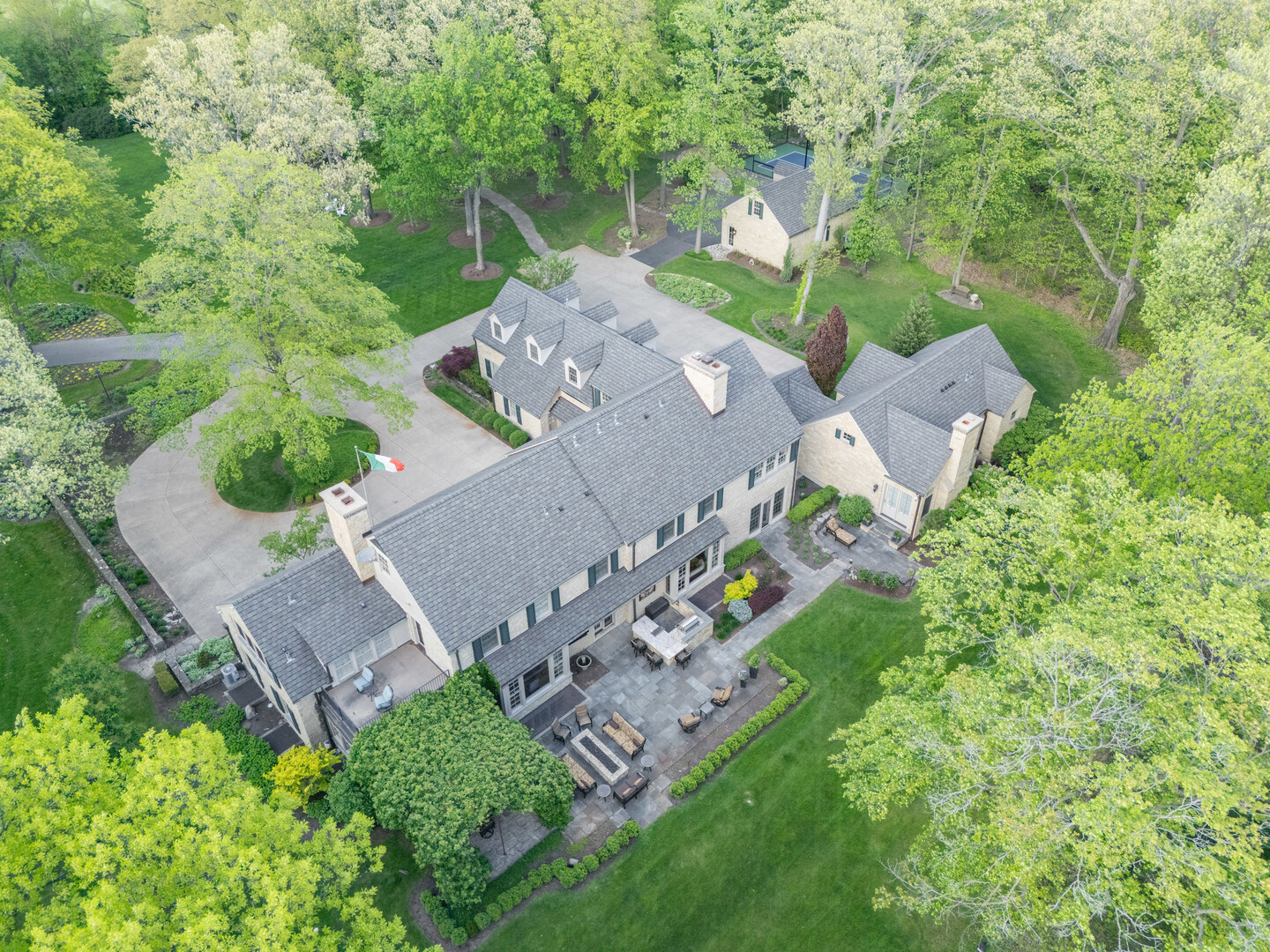 875 Country Club Road