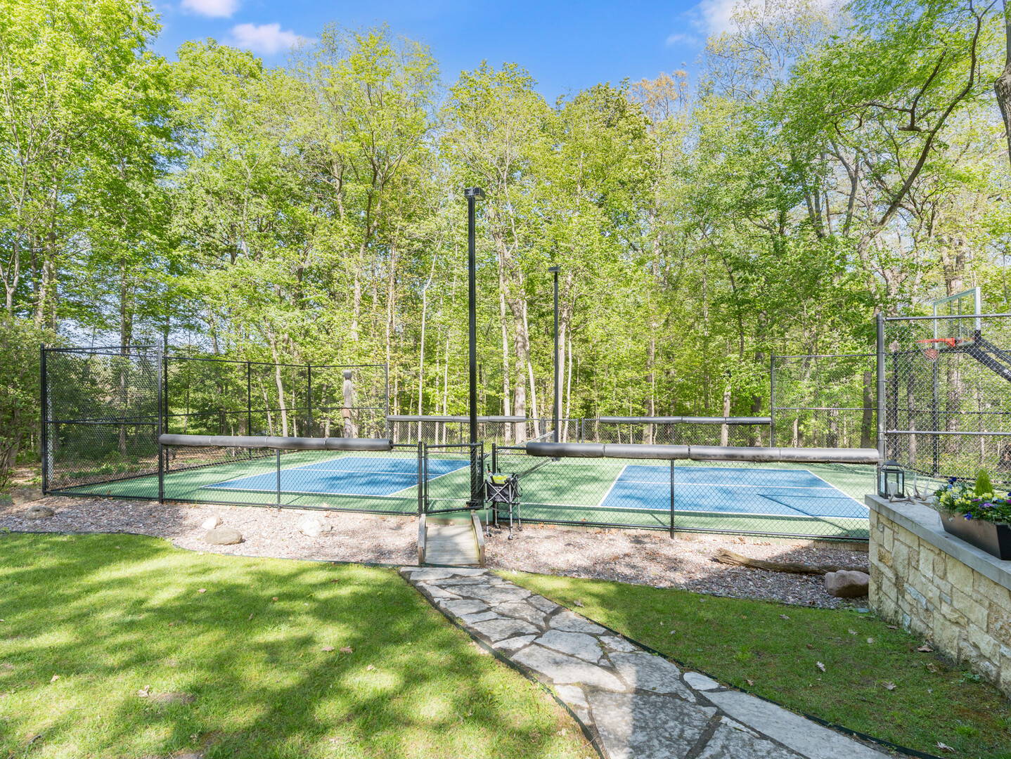 875 Country Club Road