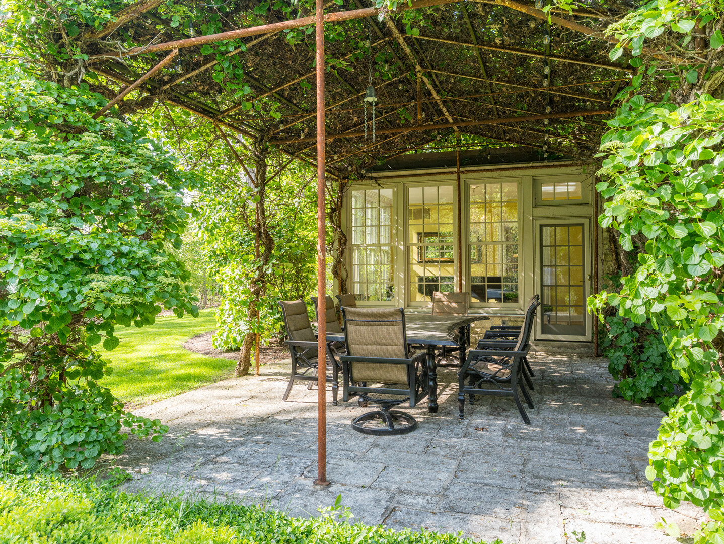 875 Country Club Road