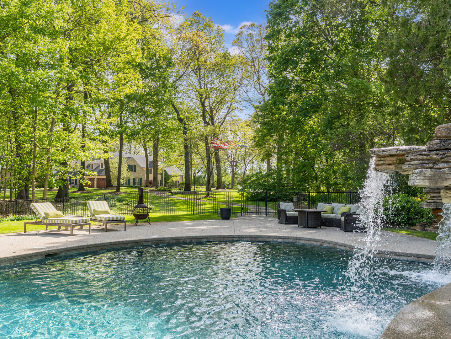 875 Country Club Road