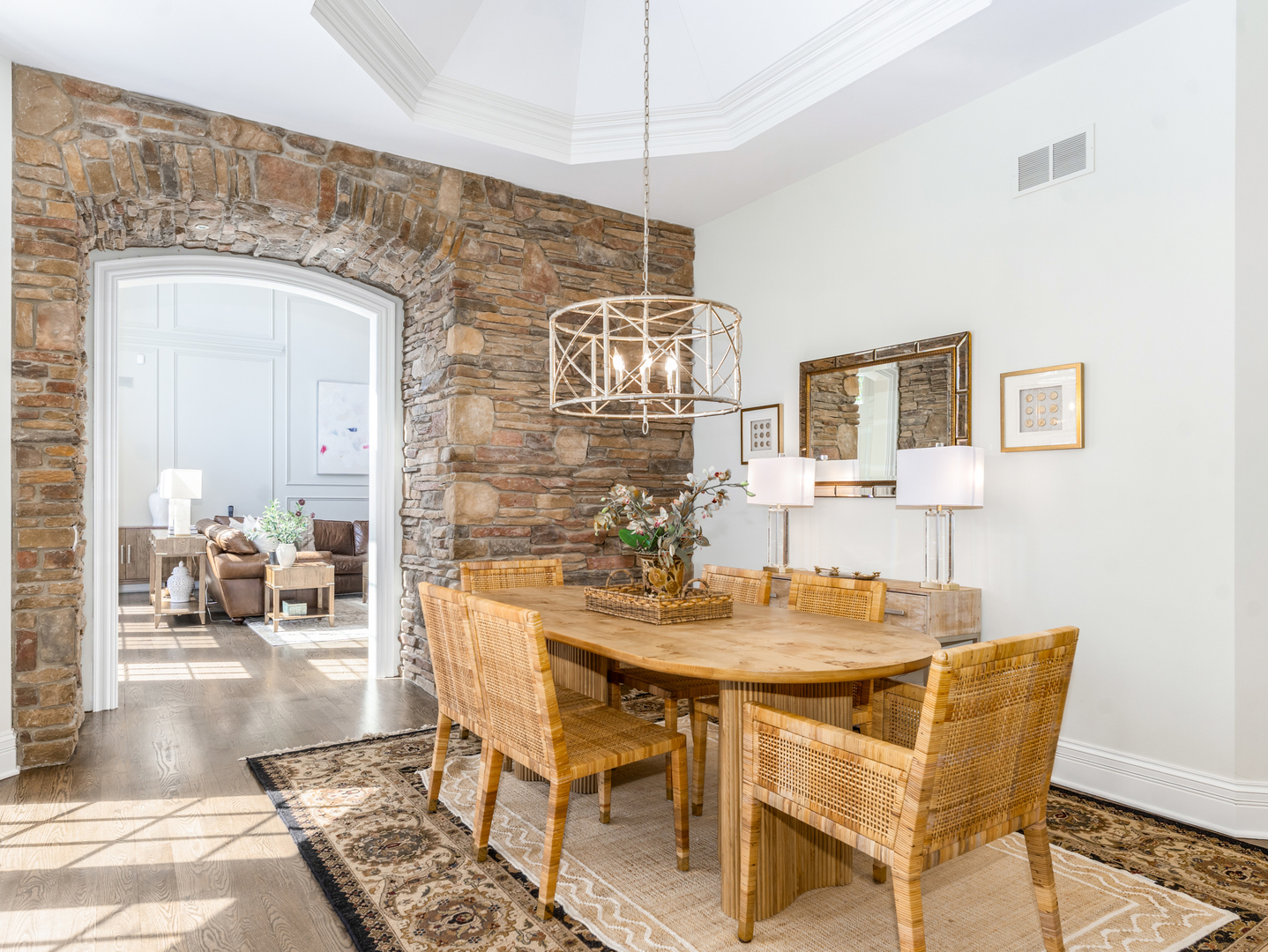 4N881 Old Farm Road