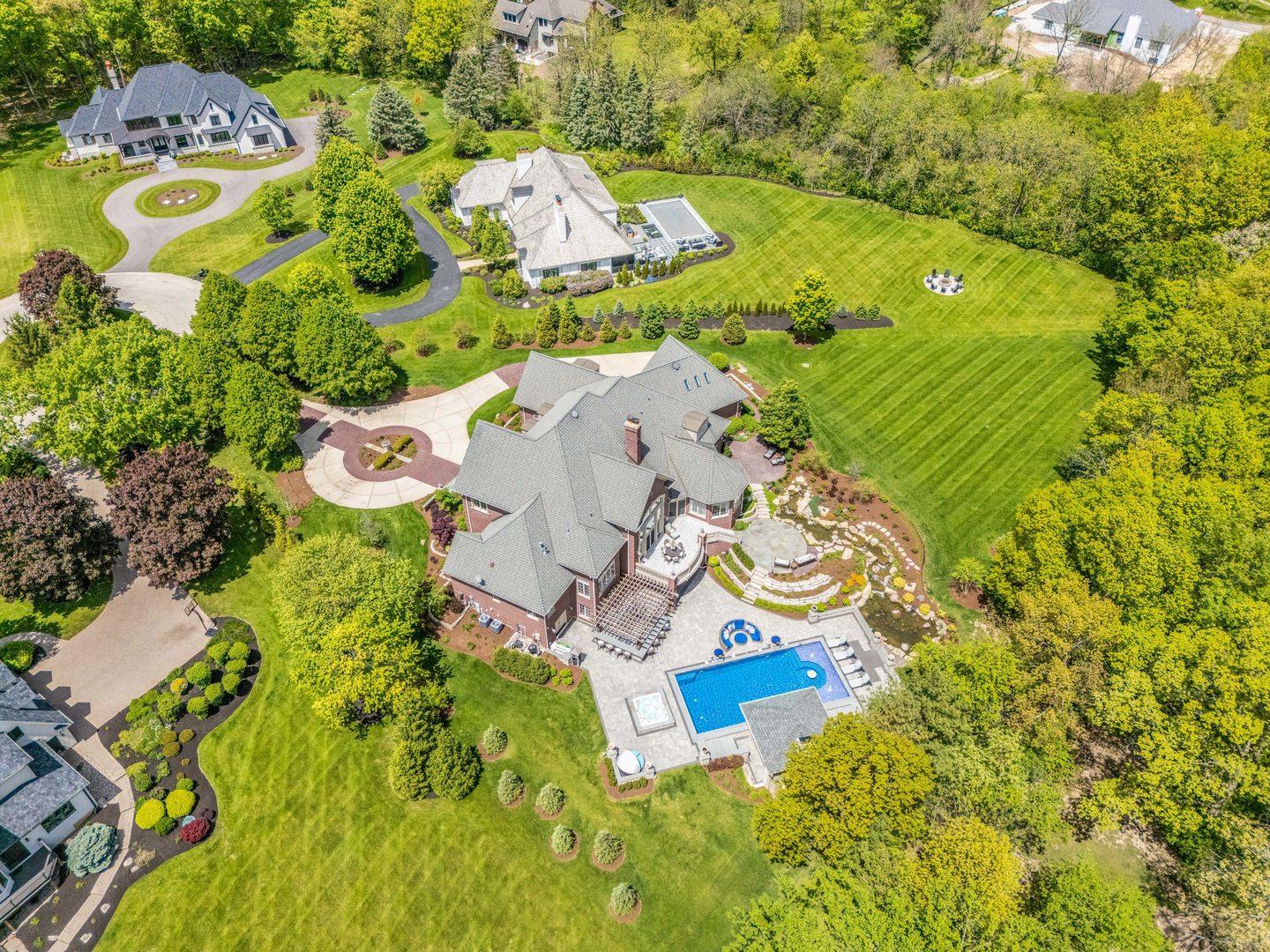 4N881 Old Farm Road