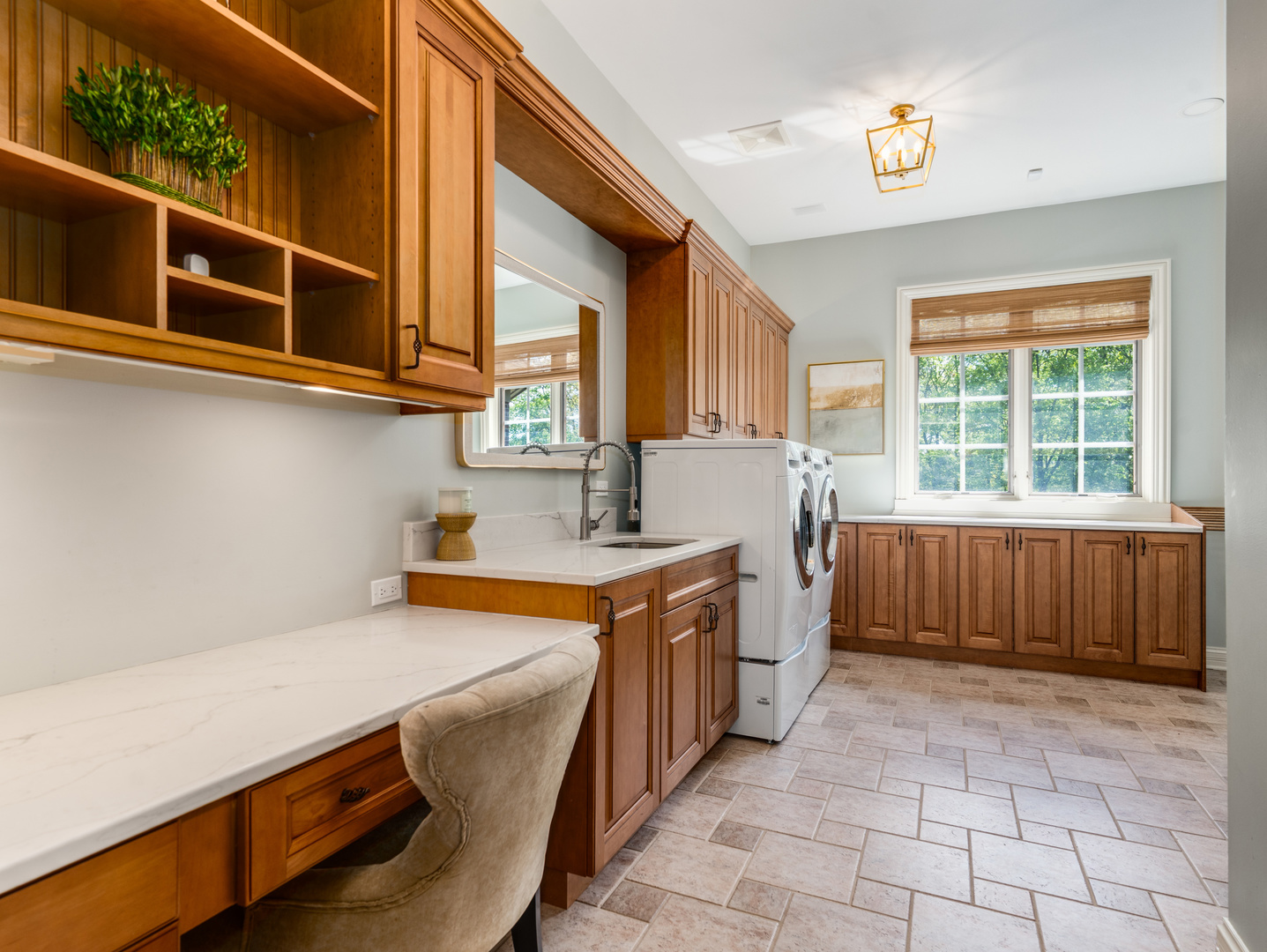 4N881 Old Farm Road
