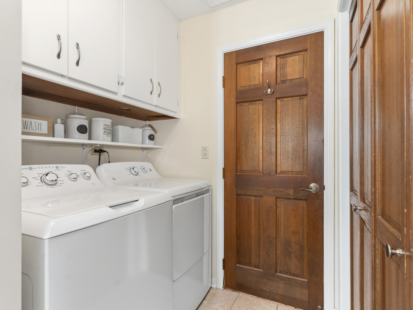 1235 Pin Oak Court
