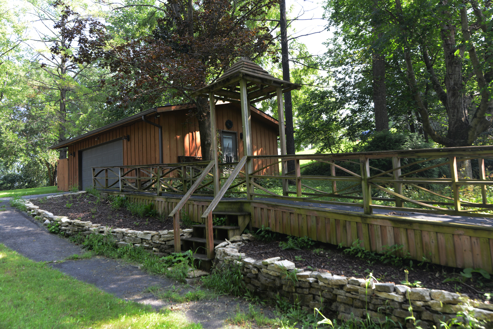 3N353 Pine Hills Road