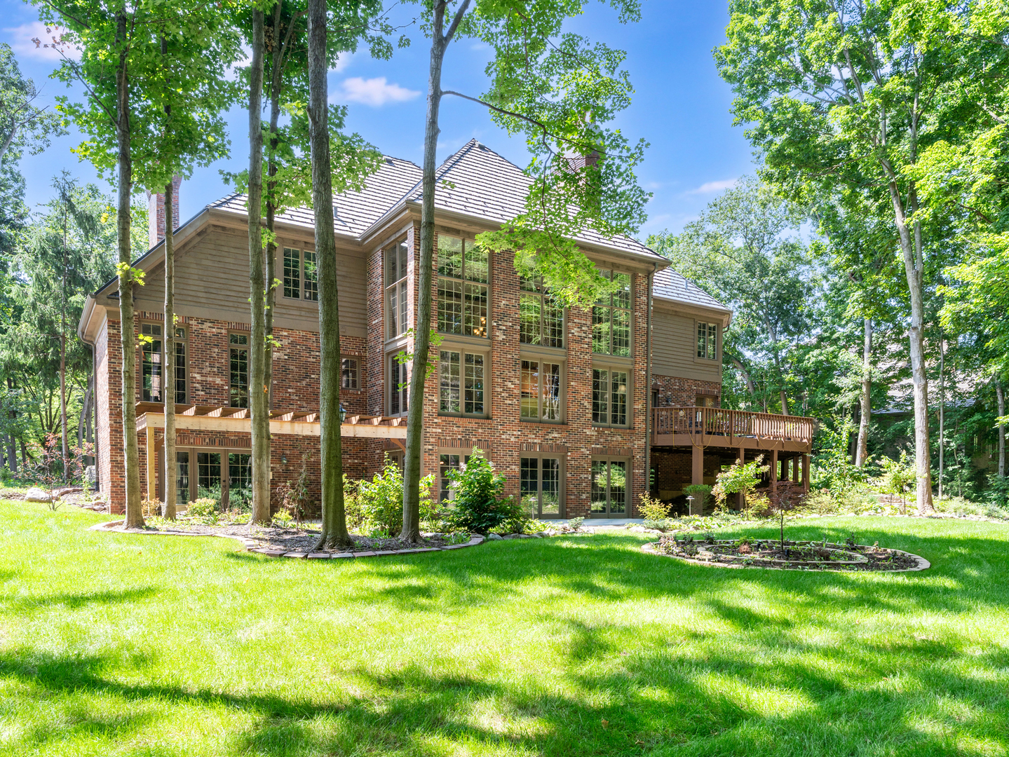 818 Fox Glen Drive