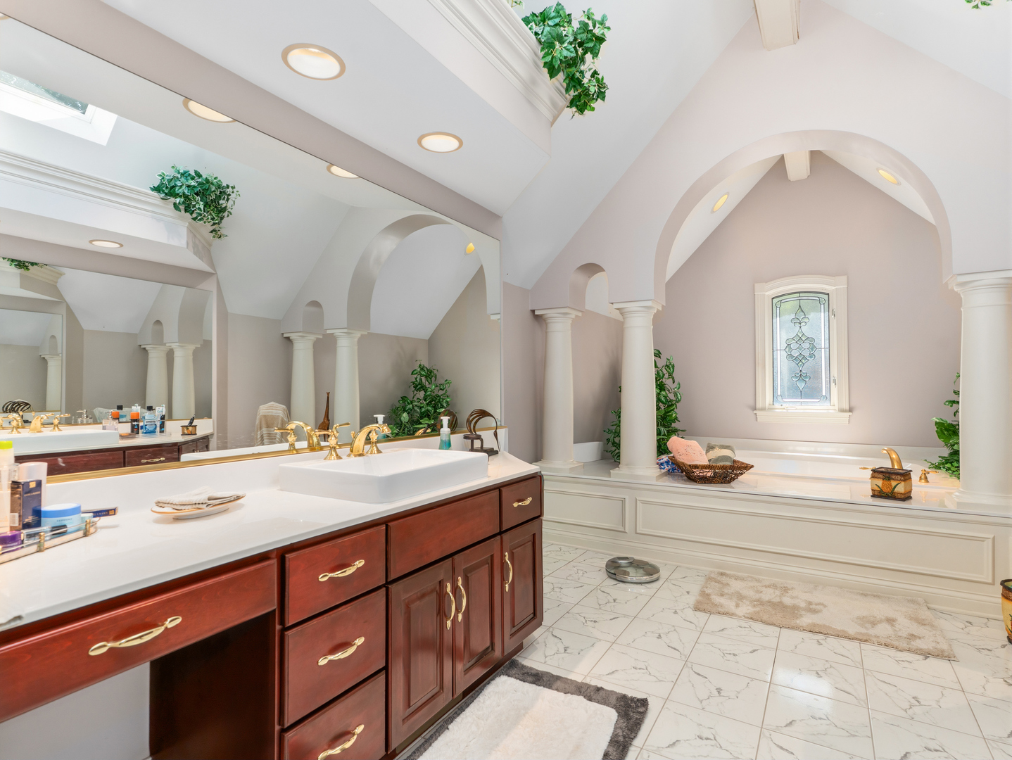818 Fox Glen Drive