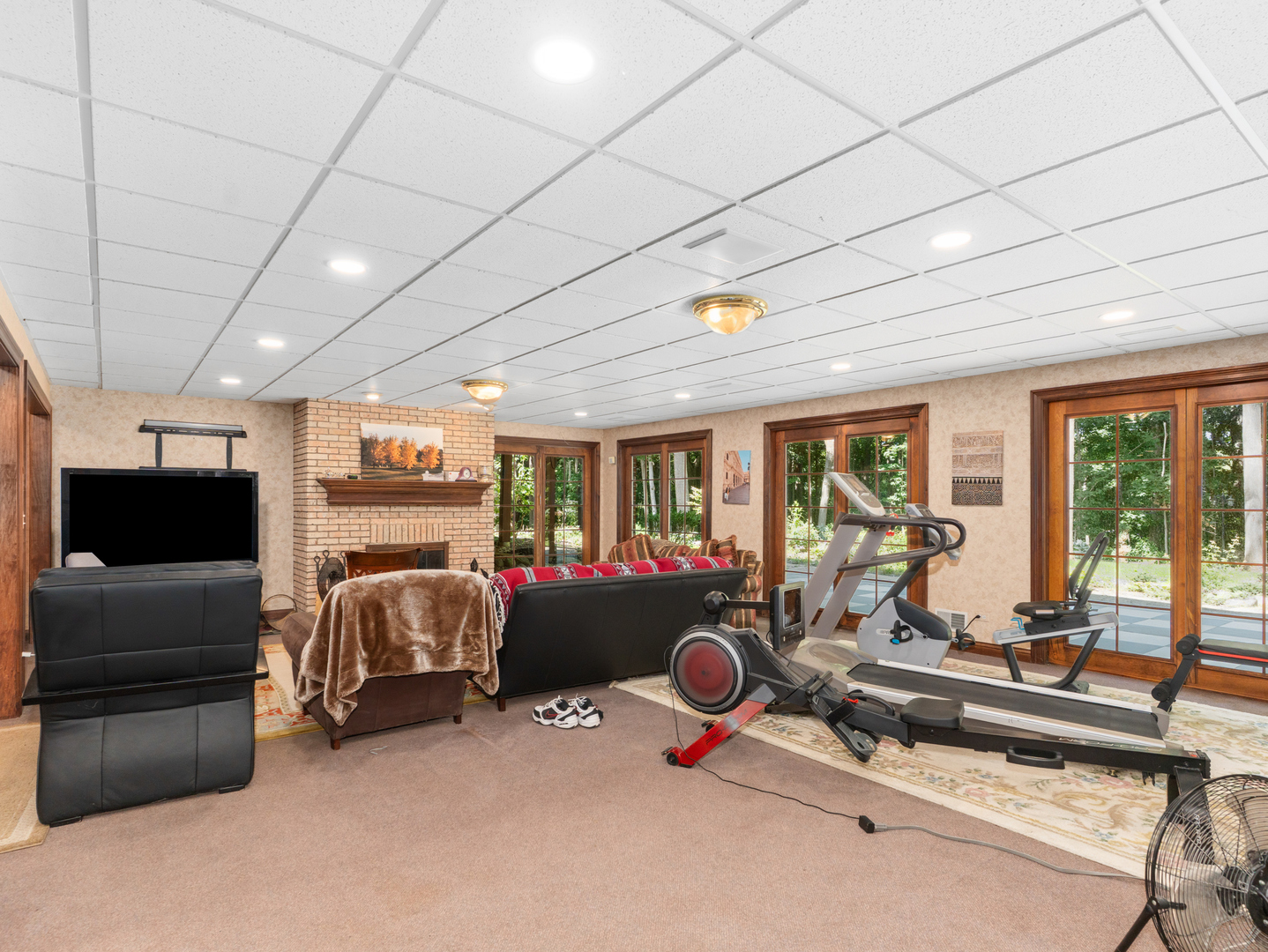 818 Fox Glen Drive