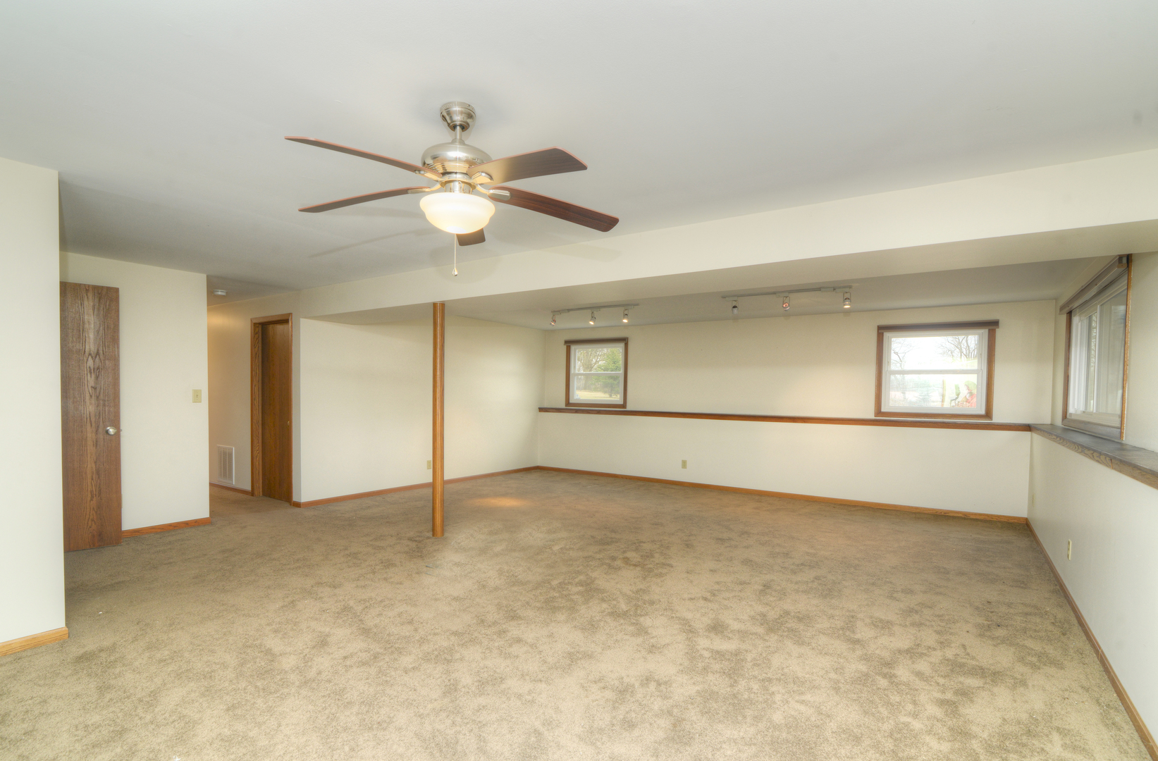 1070 CENTER Drive