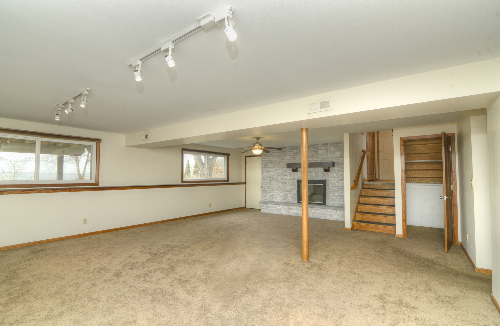 1070 CENTER Drive