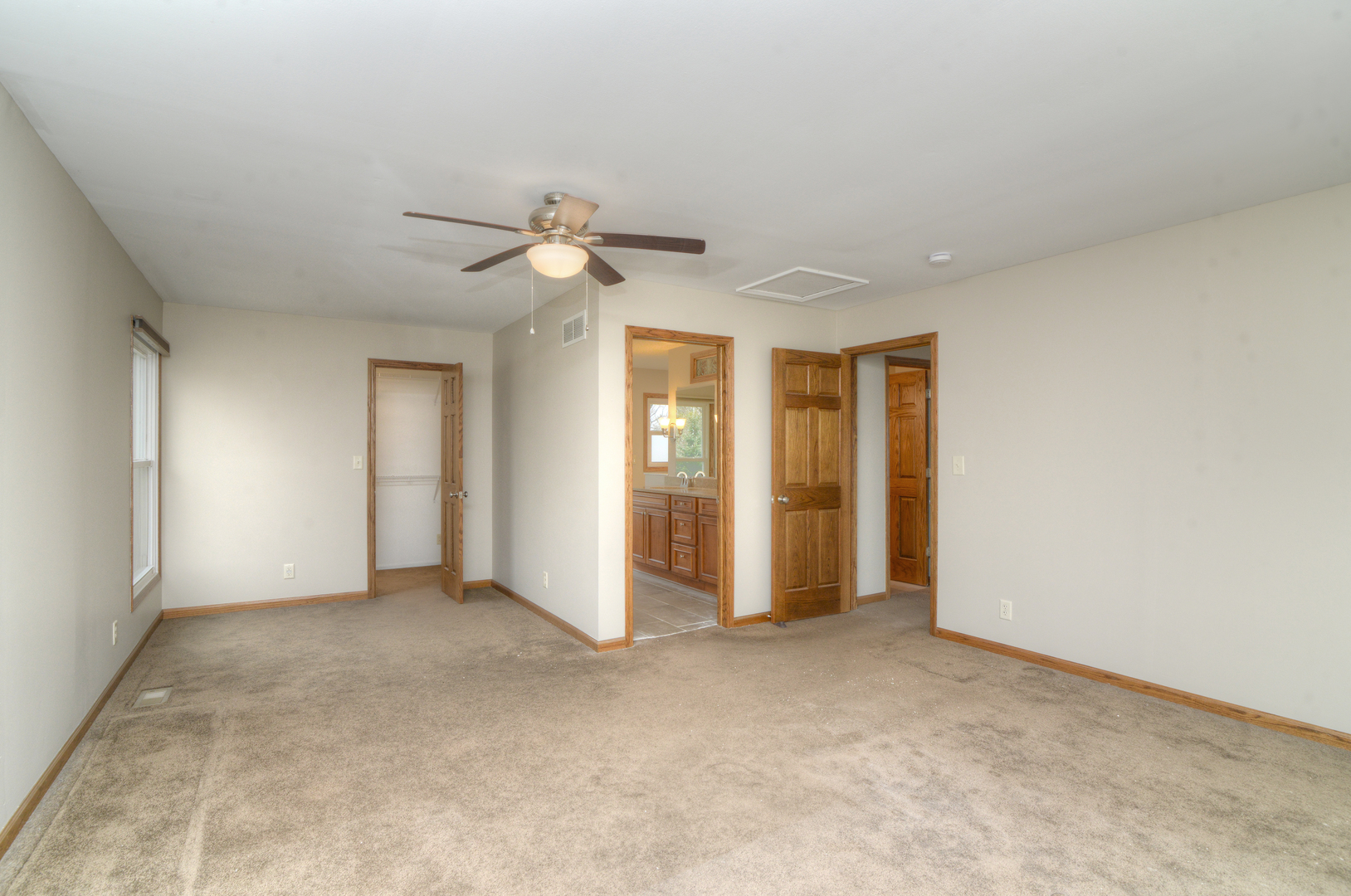 1070 CENTER Drive