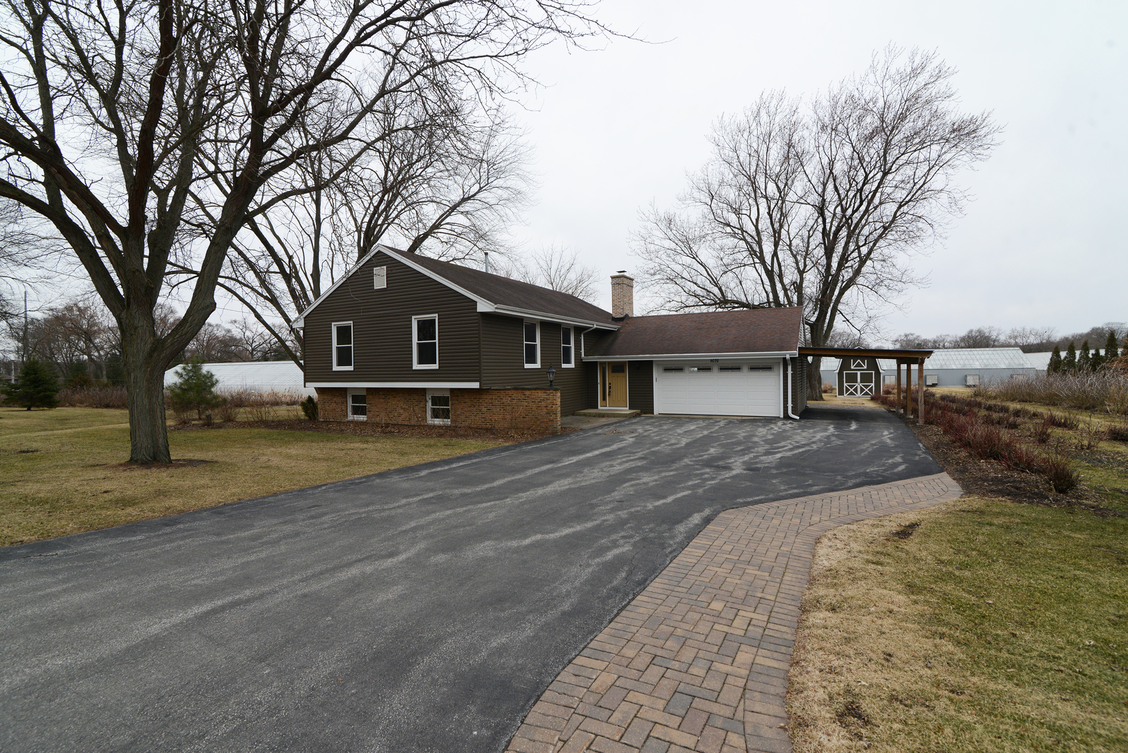 1070 CENTER Drive