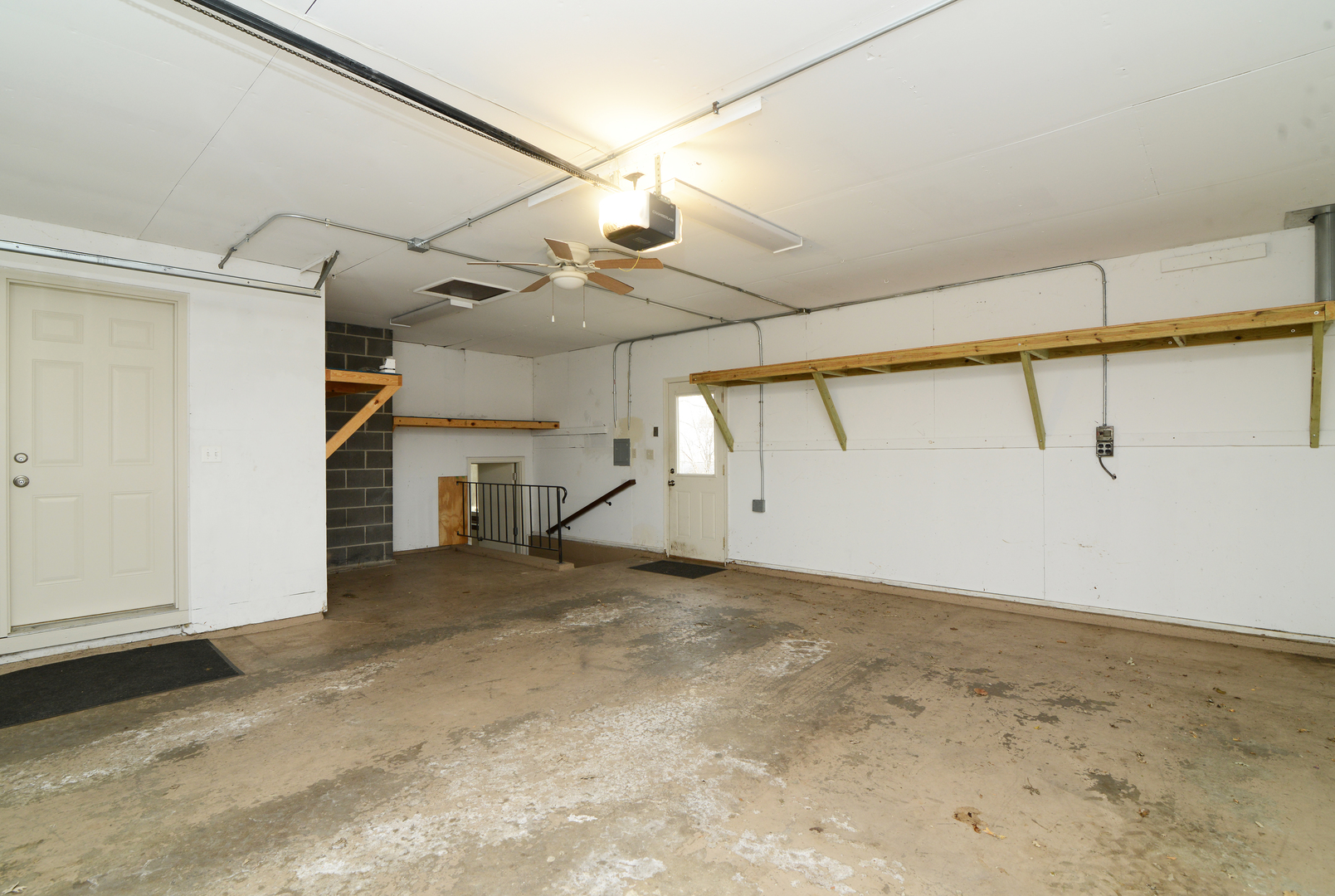 1070 CENTER Drive