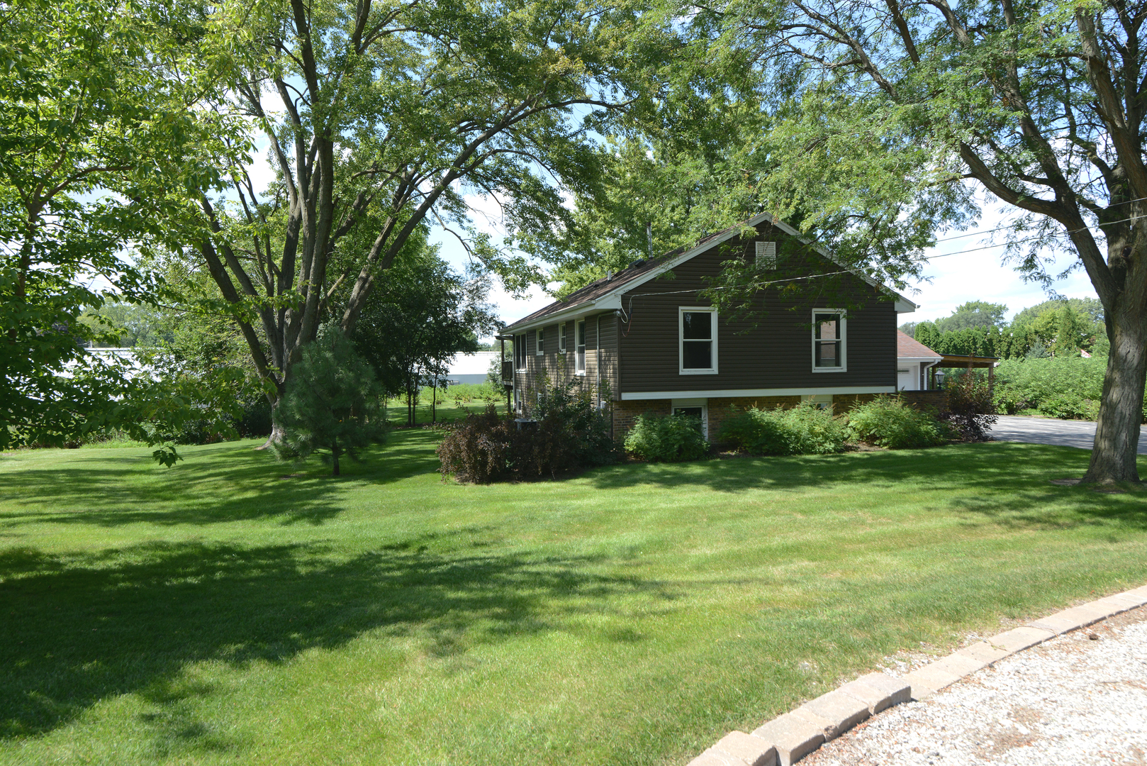 1070 CENTER Drive