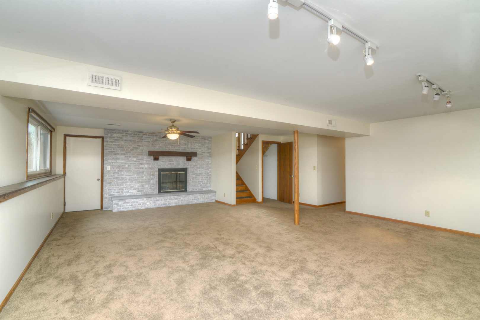1070 CENTER Drive