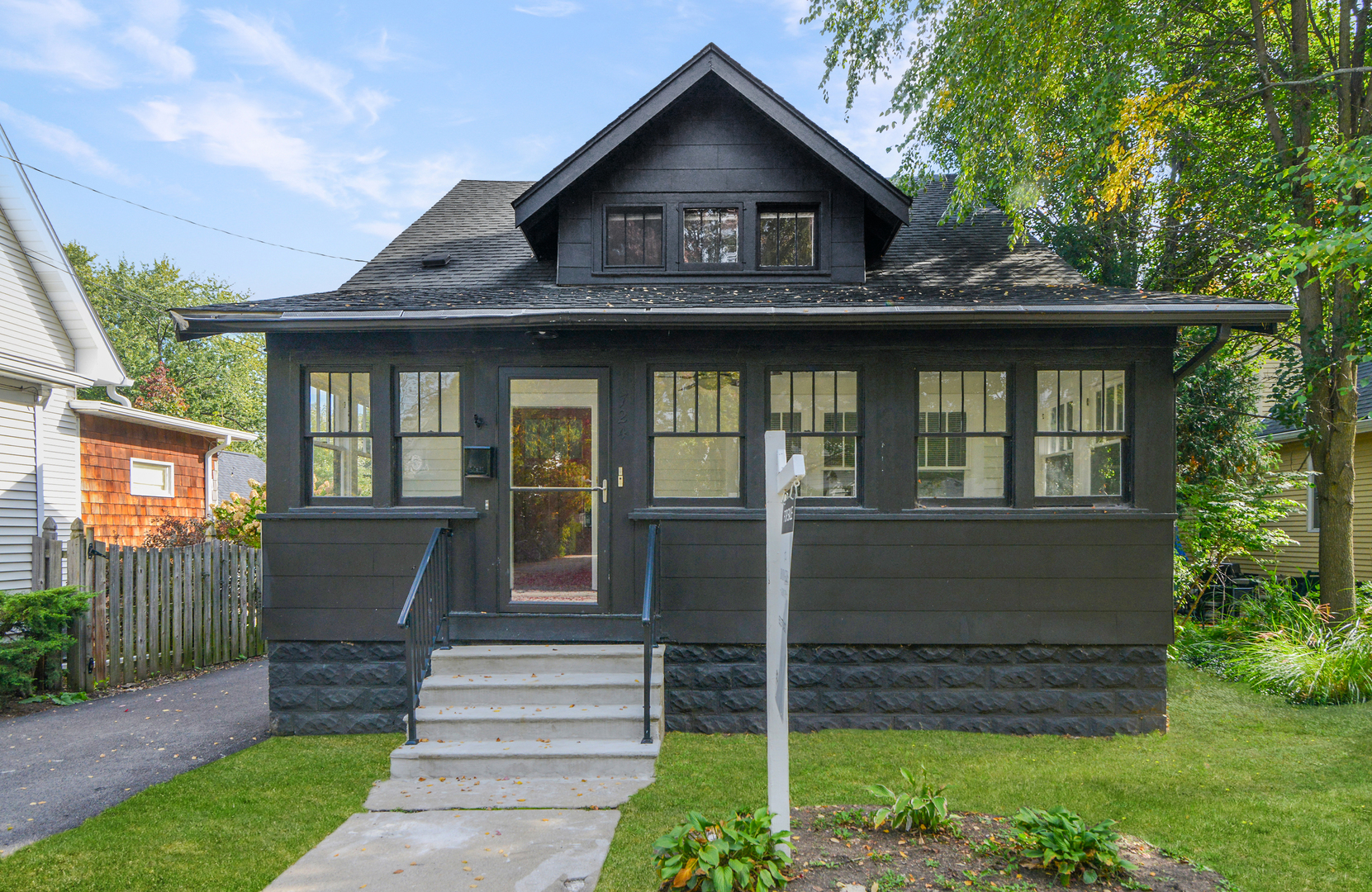 724 S 5th Street St Charles Il Us 60174 Mrd12756938