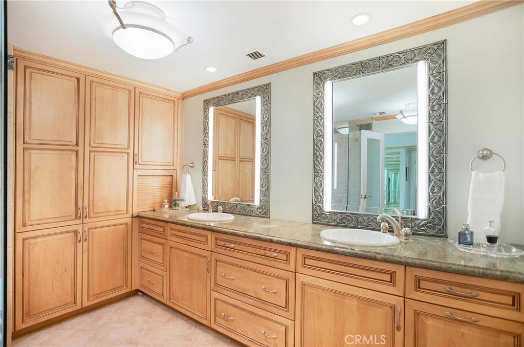 910 Island Drive 506