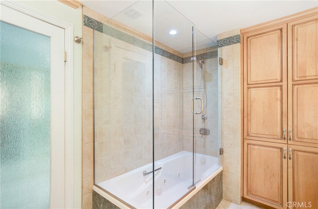 910 Island Drive 506