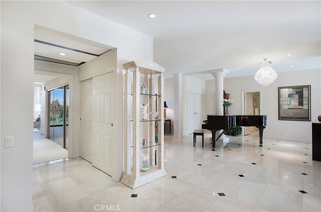 910 Island Drive 506