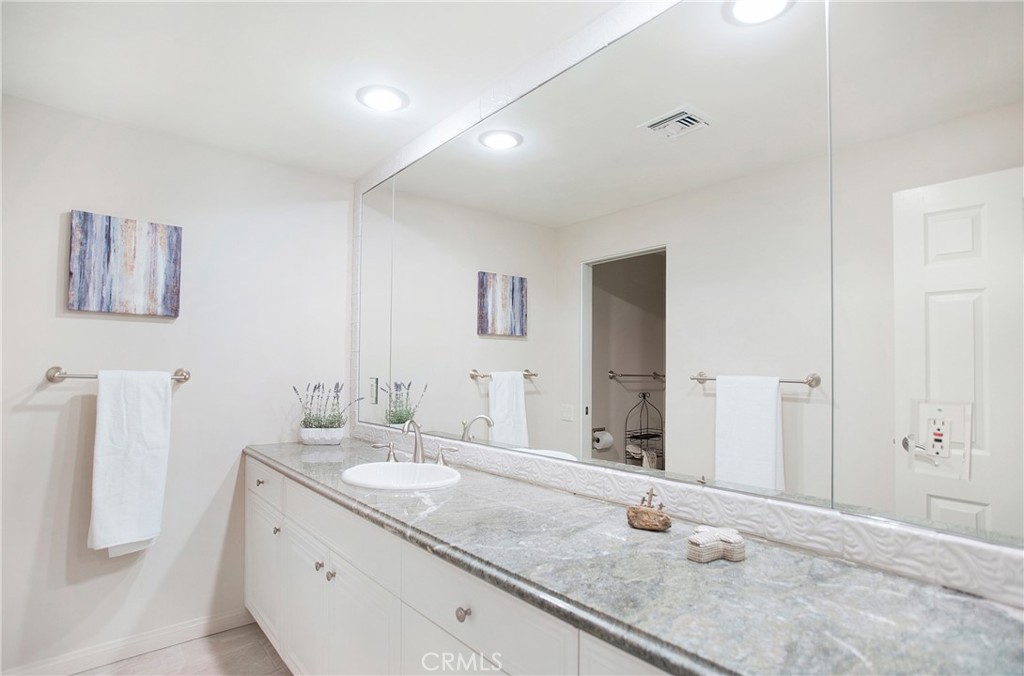 910 Island Drive 506