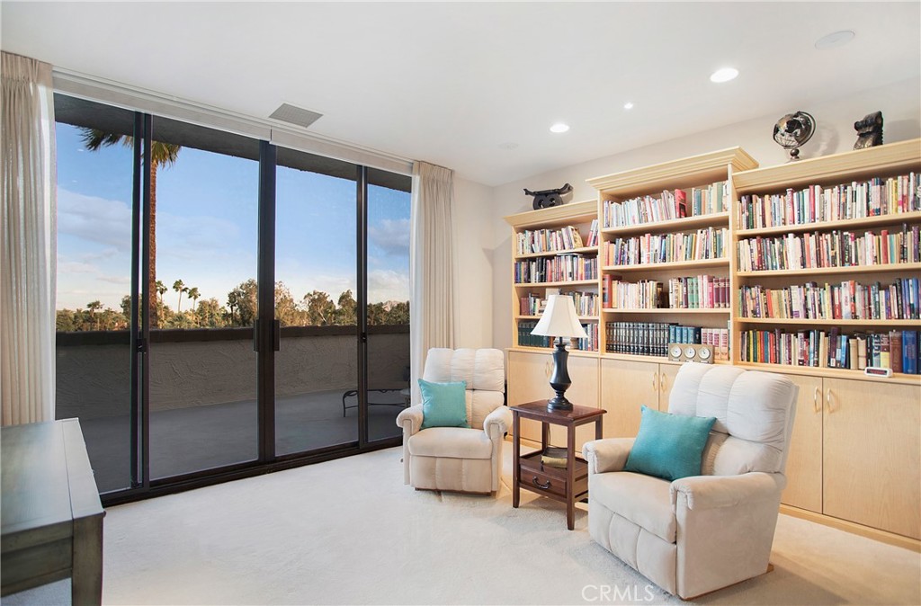 910 Island Drive 506