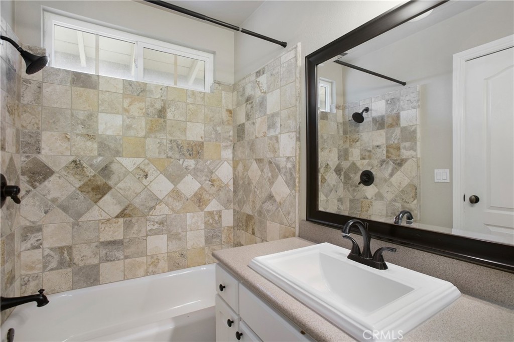 19622 Crestknoll Drive