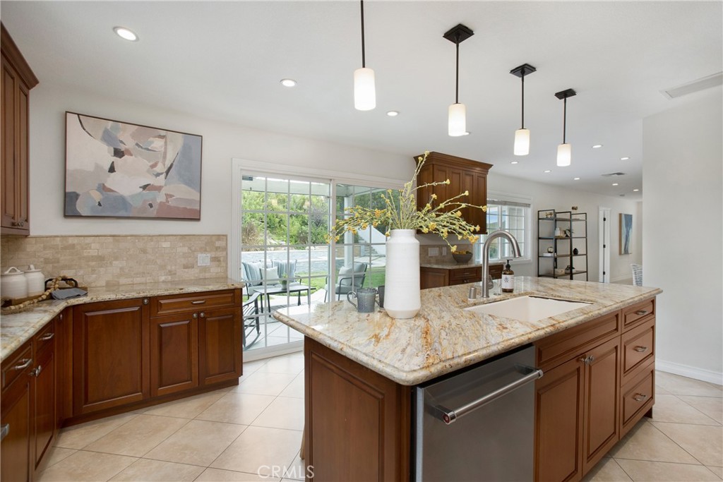 19622 Crestknoll Drive