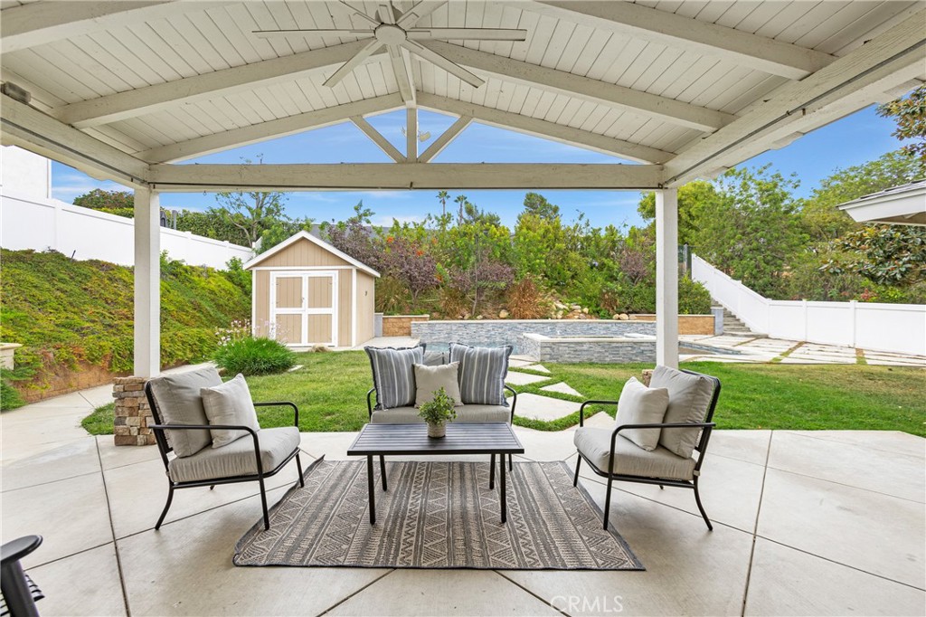 19622 Crestknoll Drive