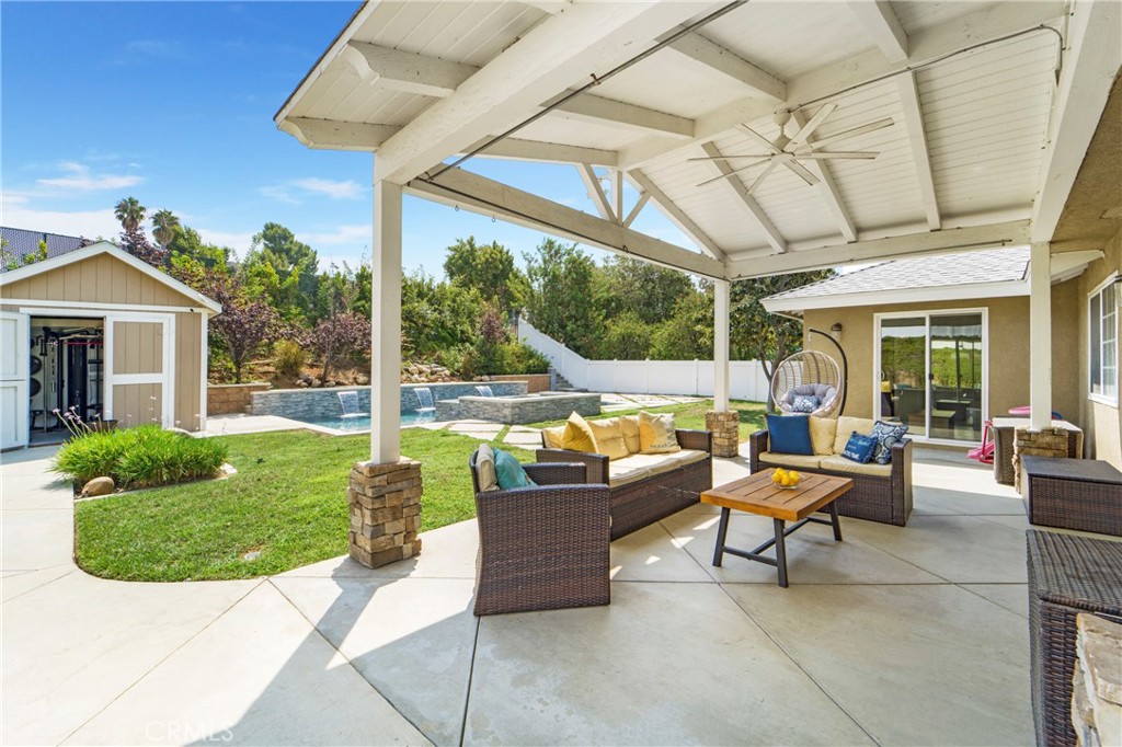 19622 Crestknoll Drive
