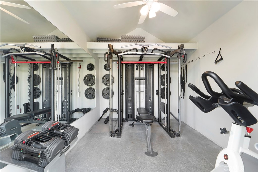 19622 Crestknoll Drive