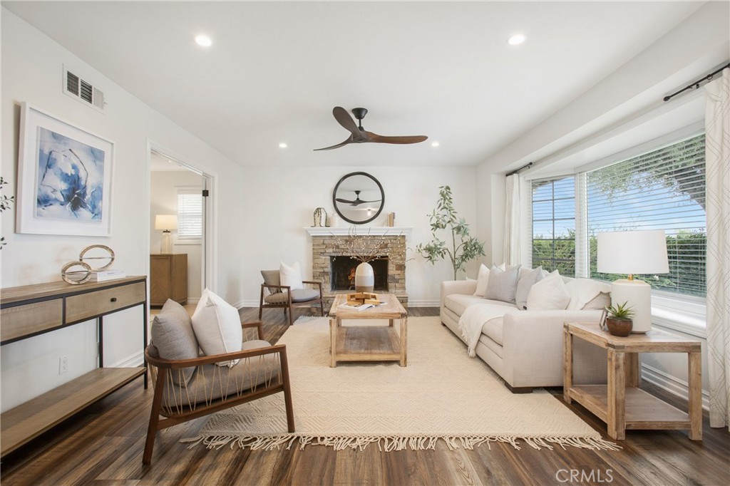 19622 Crestknoll Drive