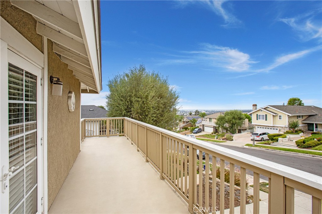 19622 Crestknoll Drive