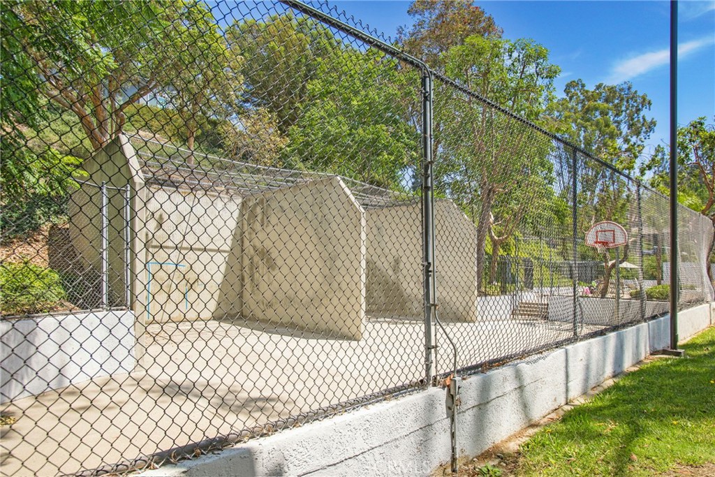 6443 Shady Lawn Drive 3