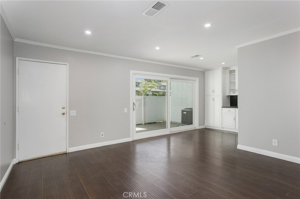 6443 Shady Lawn Drive 3