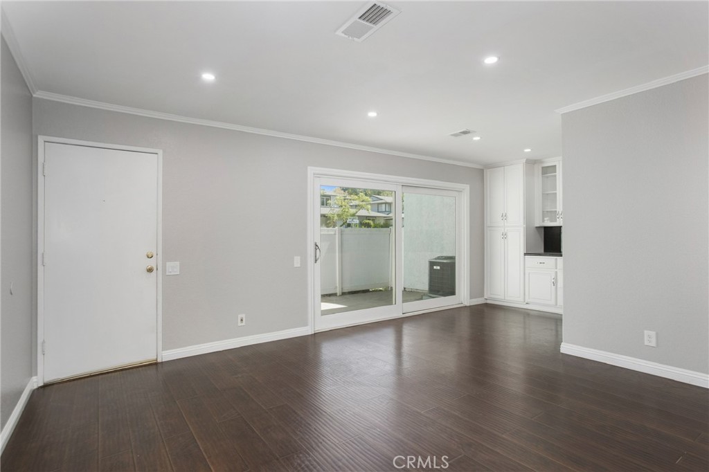 6443 Shady Lawn Drive 3