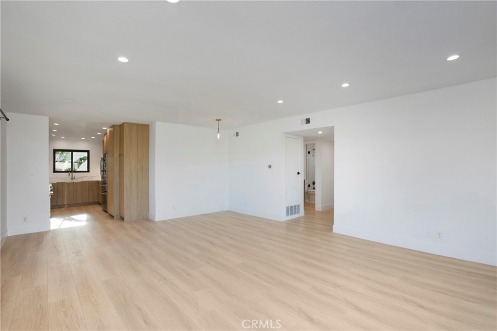 33781 Silver Lantern Street