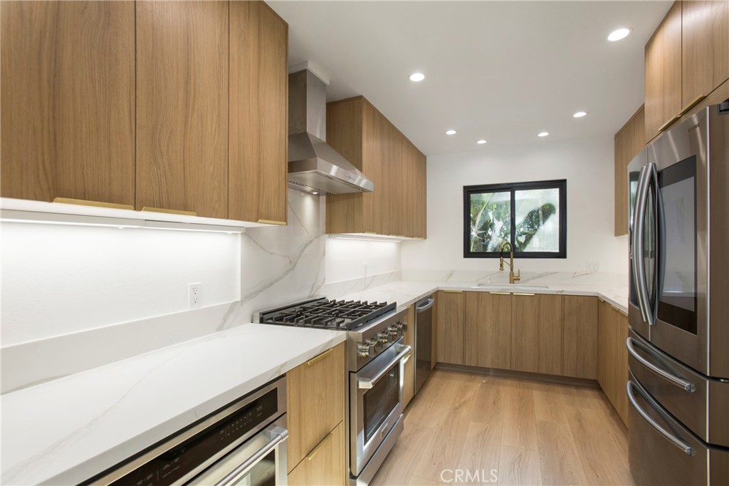 33781 Silver Lantern Street