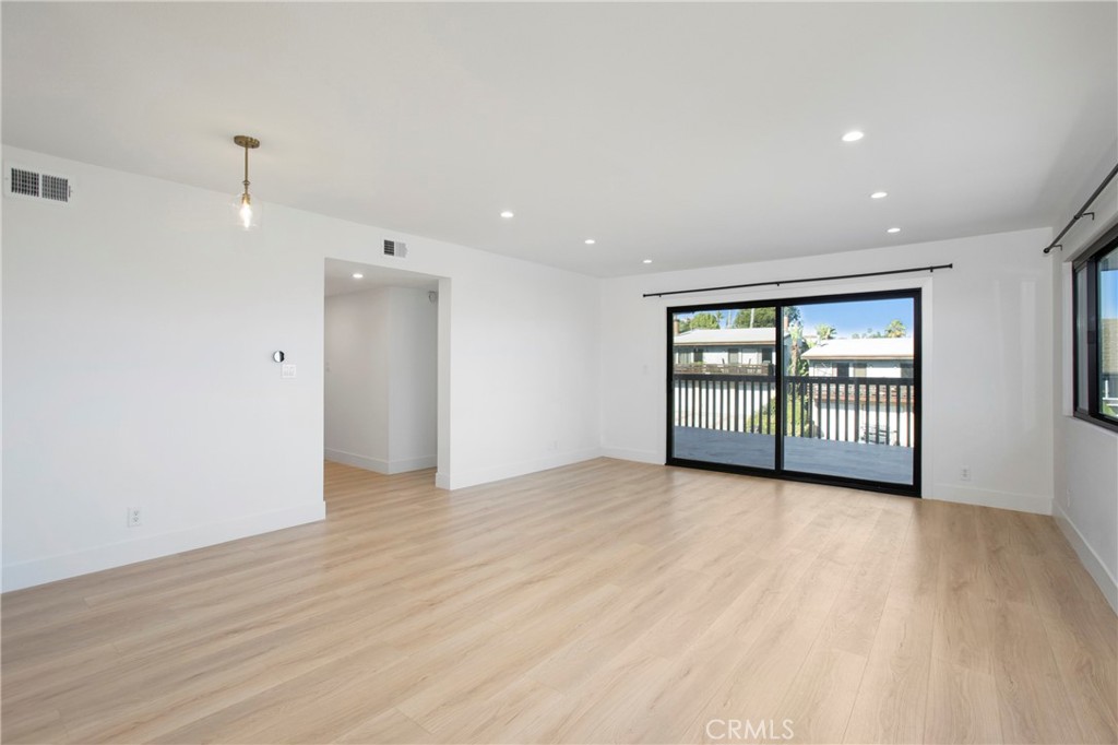 33781 Silver Lantern Street