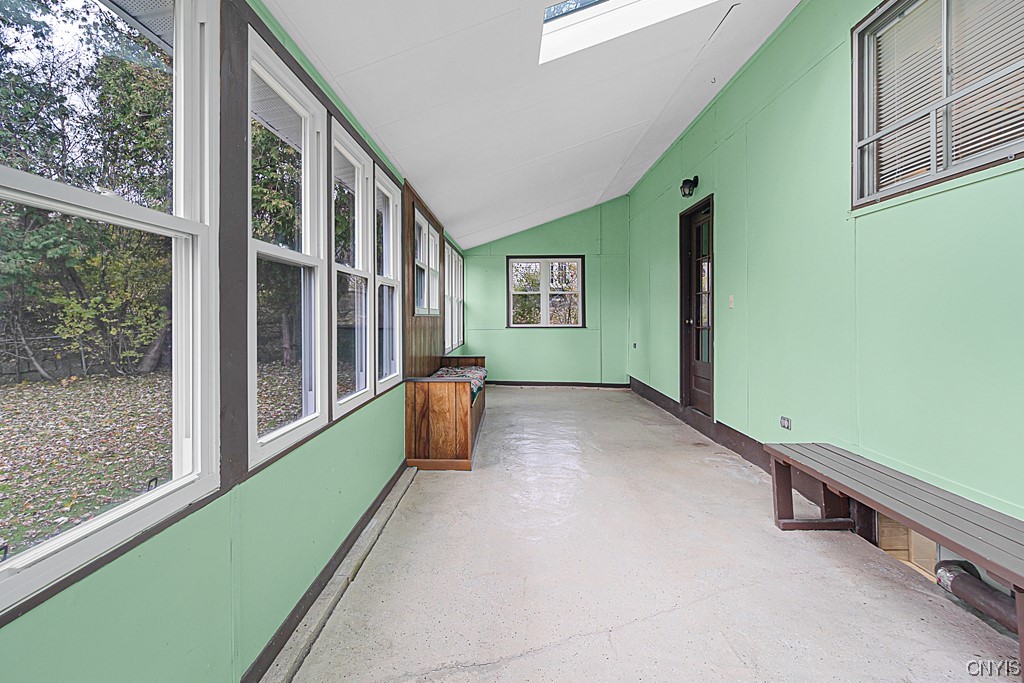 18 Hollywood Drive