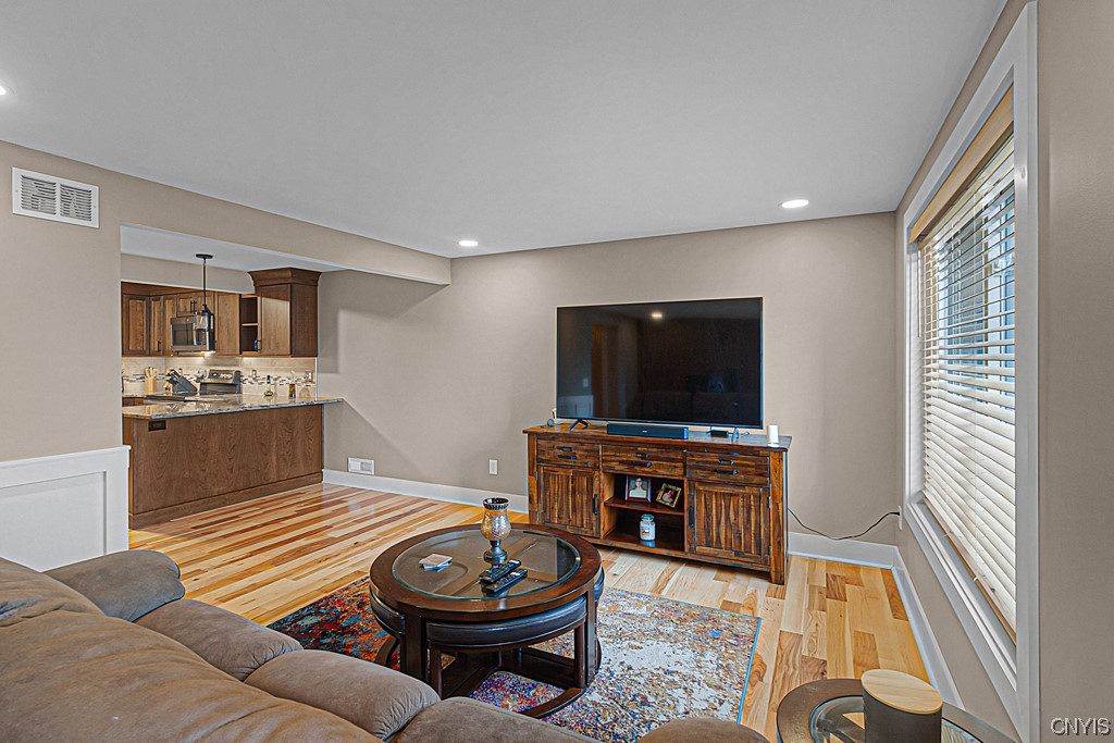 6 Sherman Oaks Drive