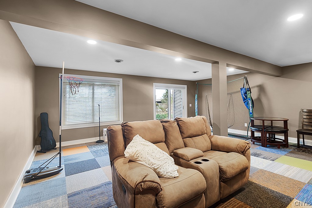 6 Sherman Oaks Drive