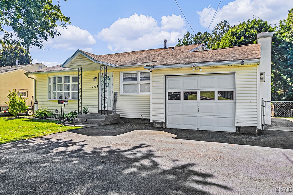 208 Deerfield Dr E
